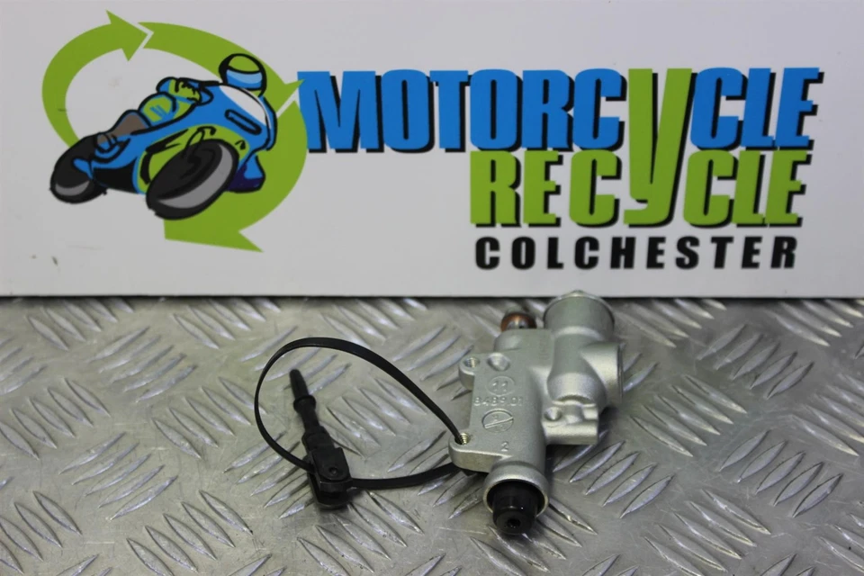 Aprilia Tuono V4 1000 Rear Master Cylinder Brembo APRC V4R 2011 to 2013 B081 - Image 4 of 4