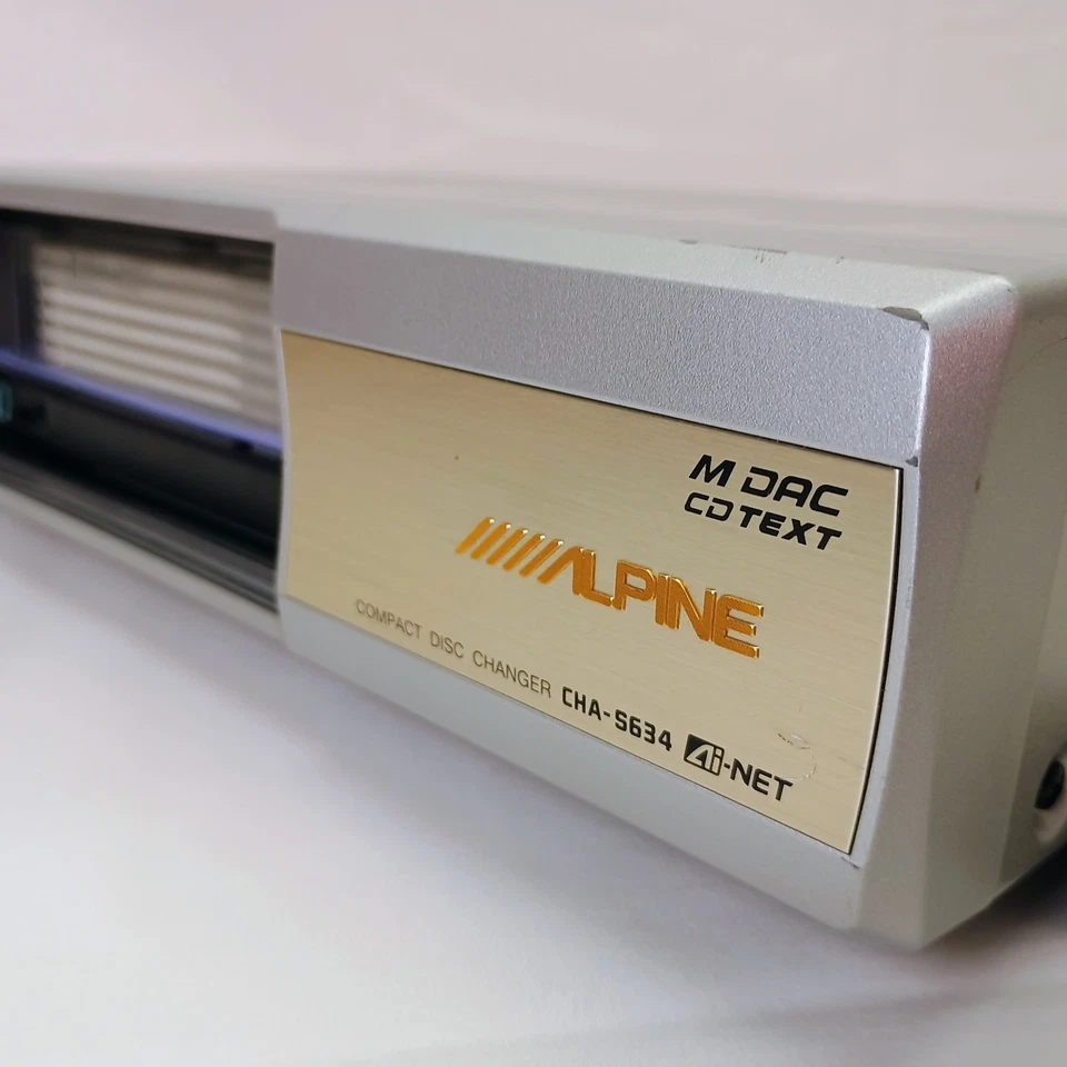 Alpine 6 CD Changer CHA-S634 Parts/Repair Missing sliding door part, Untested. - Image 3 of 4