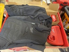 Milwaukee M12 Toughshell Men's Heated Jacket Kit Size SMLL - Black