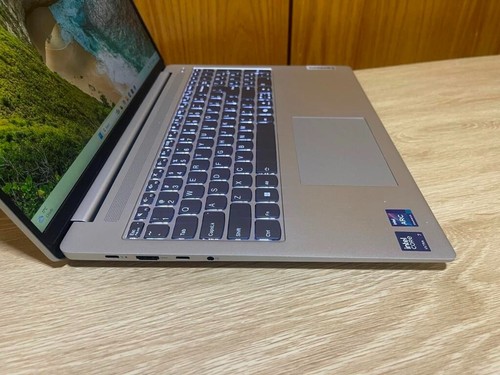 Lenovo Idea pad Slim 5 16IMI8 Ultra 7(16 GB/1TB SSD) Thin and Light Laptop 14t - Picture 2 of 9