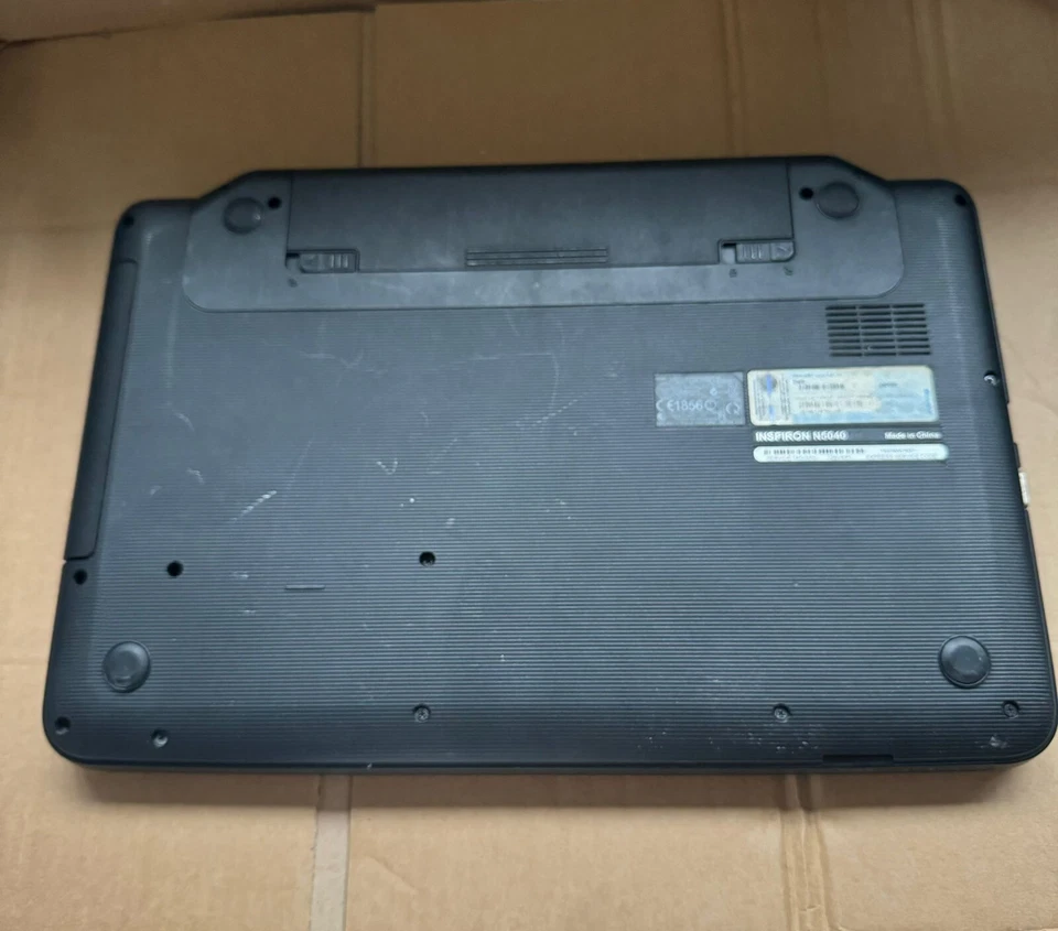Dell Inspiron Windows 7 N5040 - Image 4 of 4