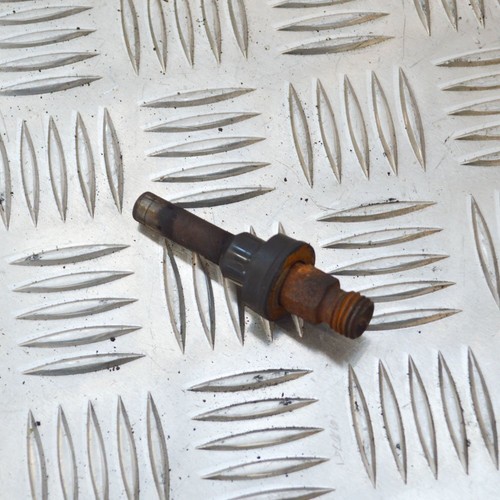 MERCEDES-BENZ SL R107 Einspritzdüse 4.50 Petrol 165kw 1979 2543227