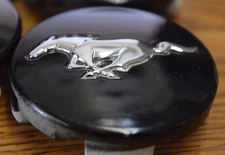 15 16 17 18 19 20 Ford Mustang OEM Center Cap FR3C-1A096-AC black and chrome