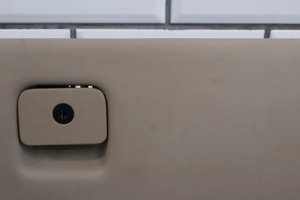 04-06 Cadillac XLR caixa de luvas frontal xisto (182) - Imagem 4 de 4