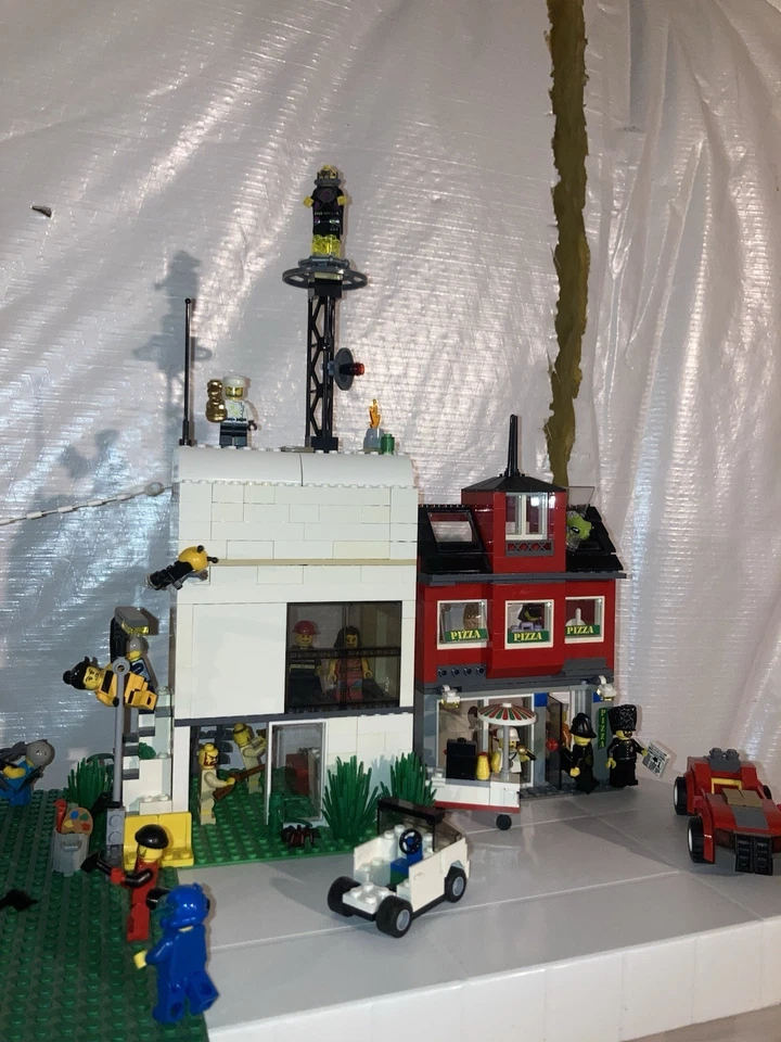 Lote Lego, Toneladas de Minifiguras y Artículos Raros  Foto 4 de 4