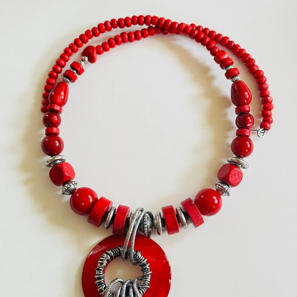 Gargantilla gruesa de vidrio con cuentas boho collar cuello borla madera roja de colección Foto 3 de 4