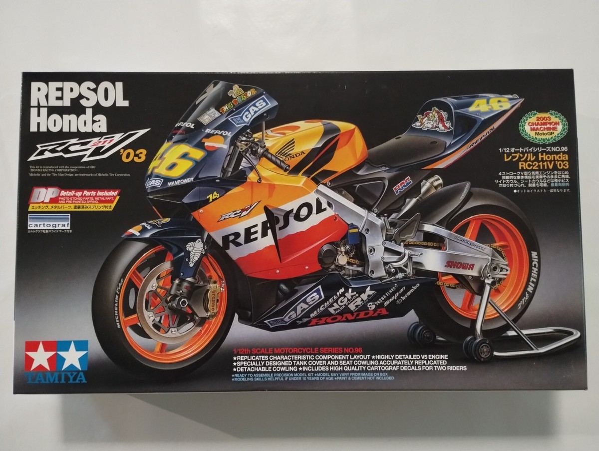 Tamiya Honda RC211V Valentino Rossi inc P.E. parts! 1/12 model kit 
