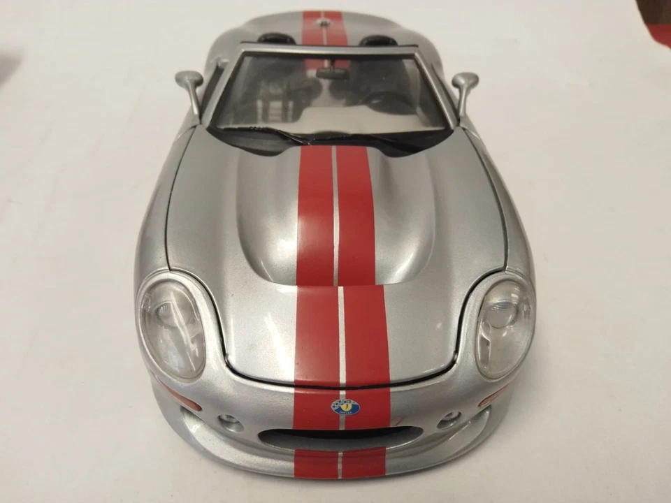 Burago BBurago Shelby Serie 1 Plata 1999 1/18 - Imagen 2 de 4