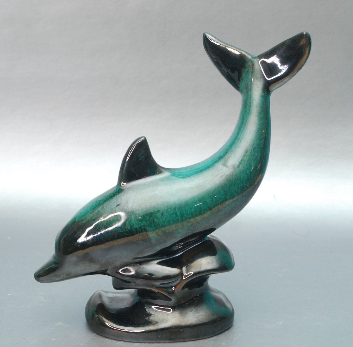 LARGE VINTAGE BLUE MOUNTAIN POTTERY DOLPHIN DOLFIN SHIPS FROM USA