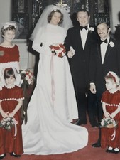 1980's Cream Lace  Satin Wedding Dress Gown with Train  Veil Read's