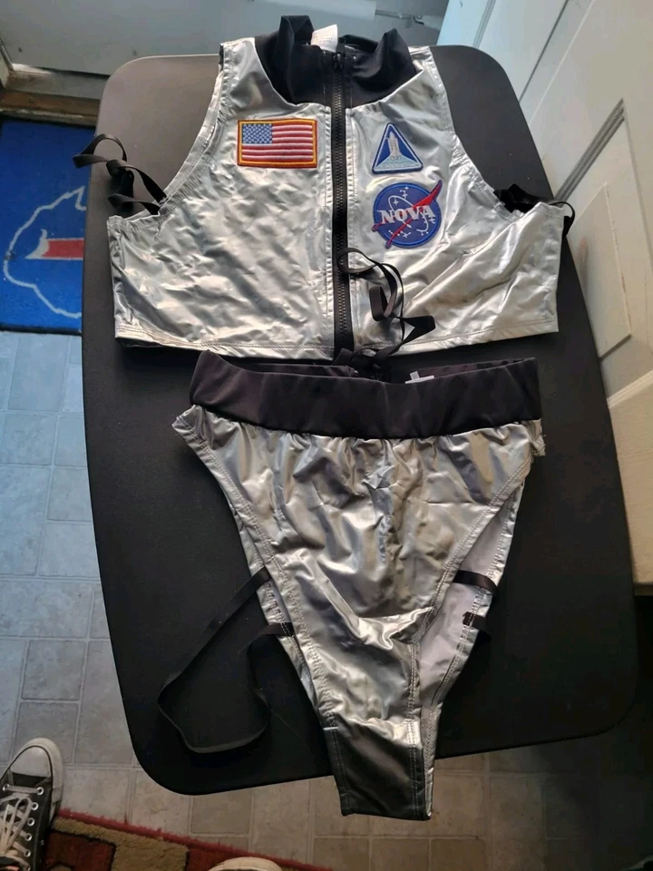 Fantasia Fashion Nova prata astronauta preliminares espaciais M/L 4 peças - Imagem 2 de 4