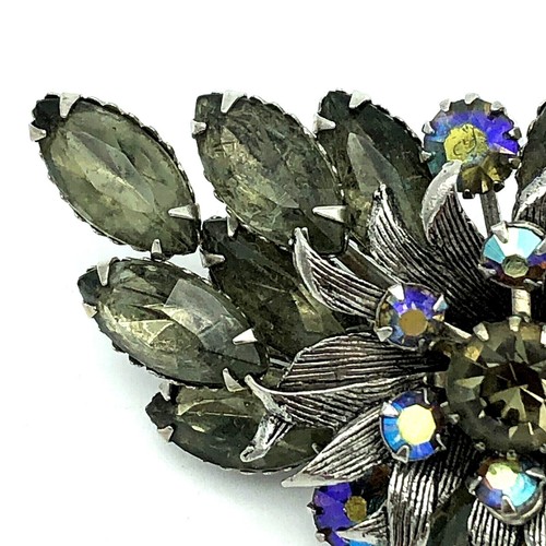 Selini Gray AB Rhinestone Layered Leaf Brooch Vintage - Bild 6 von 12