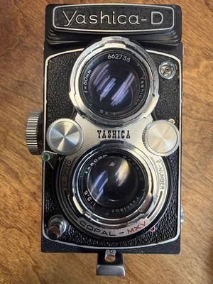 Vintage Japan Yashica-D Film Camera w/ Yashikor 80 mm Copal-MXV