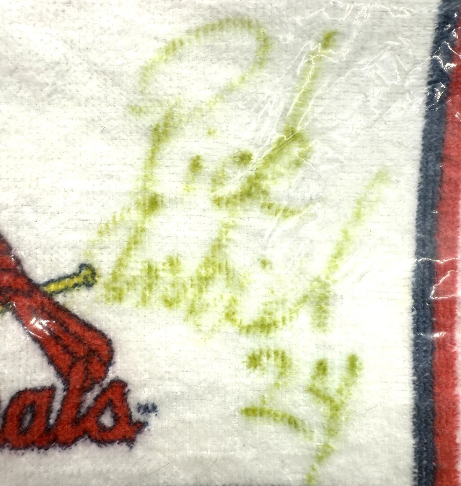 Toalla autografiada de los Cardenales de San Luis [Pujols | Edmonds | Ankiel | Rolen] Foto 3 de 4