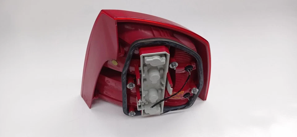 1Z5945095A Enjoliveur Inf Feu Arriere Gauche pour SKODA OCTAVIA BERLINA ( 115440 - Photo 2/4