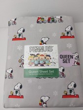 NWT PEANUTS Christmas Holiday Queen 4 Pc Sheet Set Snoopy Woodstock Snowflakes