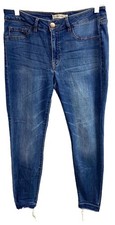 Refuge Jeans Womens 6 Blue Denim Cotton Stretch Medium Wash Skinny Leg Raw Hem