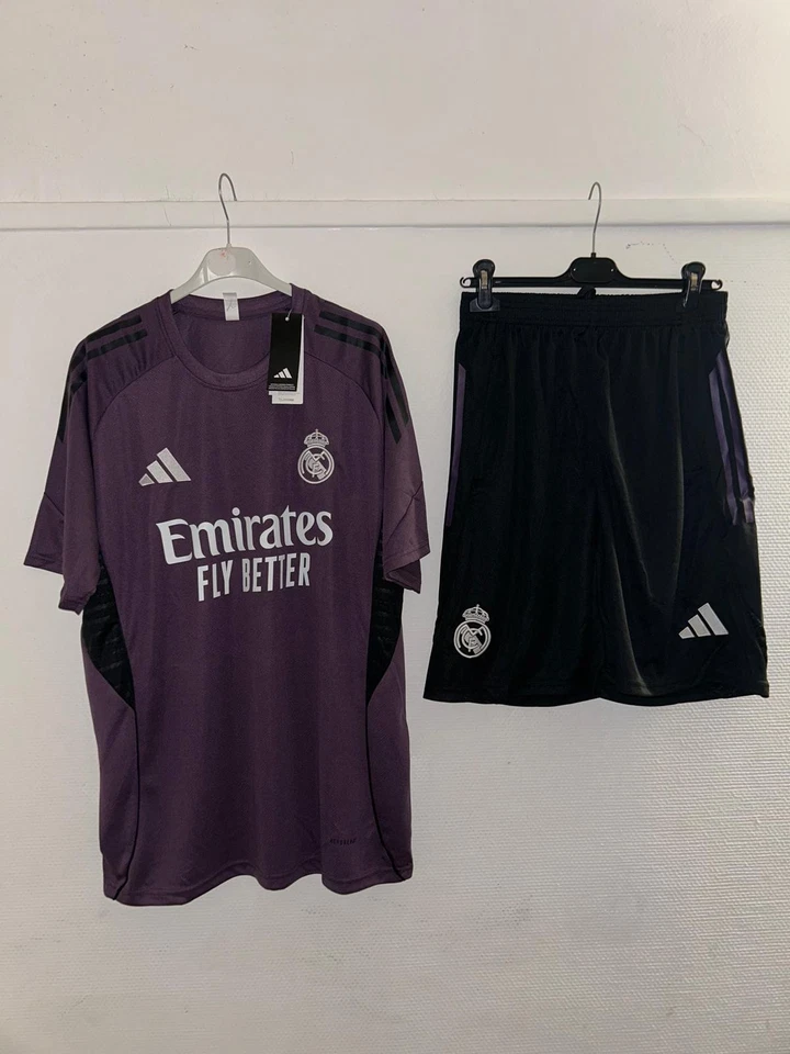 Ensemble Real Madrid Adidas 2025/2026 Maillot + Short violet Neuf taille XL - Photo 1/4