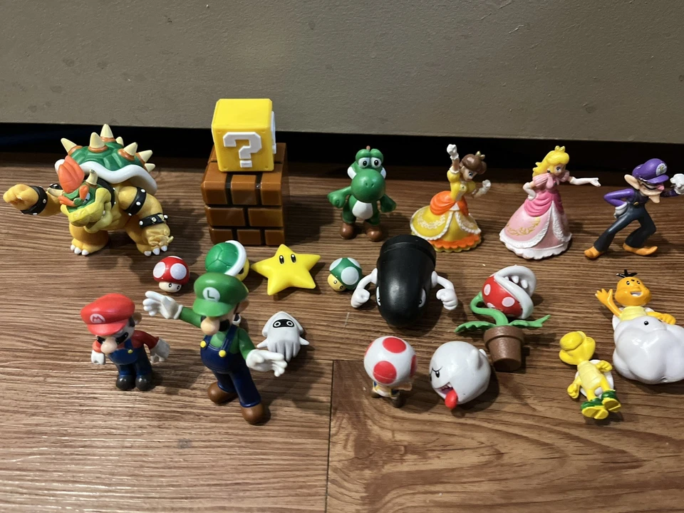 Nintendo Super Mario Bros Mixed Action Figures Large Lot of 24!! - Image 3 of 4