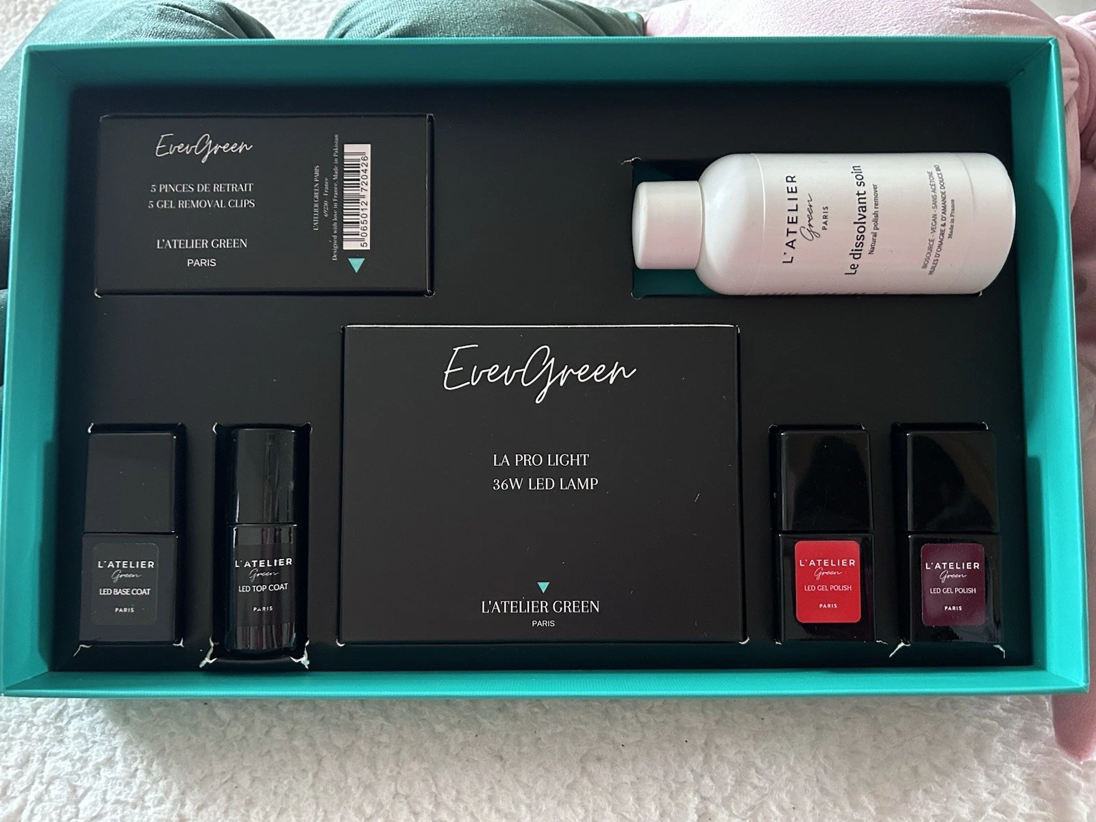 L’atelier Green evergreen Starter Kit With Lamp And Two Polishes - New In Box