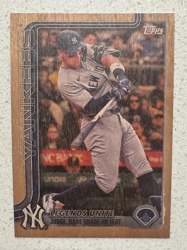 Legends Unite [Wood] #US86 2025 Topps Update card