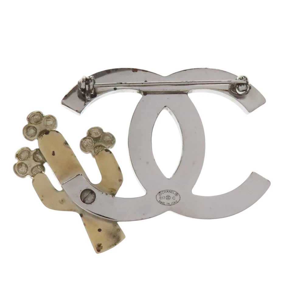 Broche verde CHANEL esmalte cacto CC - Imagem 2 de 4