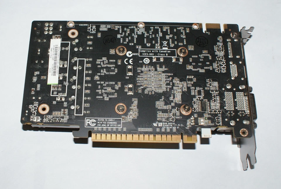 ZOTAC Nvidia Geforce GTS450 512mb DDR5 DVIx2/HDMI/DisplayPort PCIE Graphics Card - Image 2 of 4
