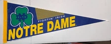 VINTAGE UNIVERSITY OF NOTRE DAME FIGHTIN’ IRISH 29.5” WINCRAFT PENNANT SHAMROCK