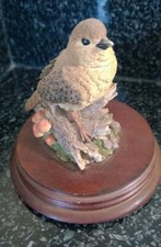 Vintage Leonardo Nature Studies Bird Figure Sparrow On Wooden Base 1994