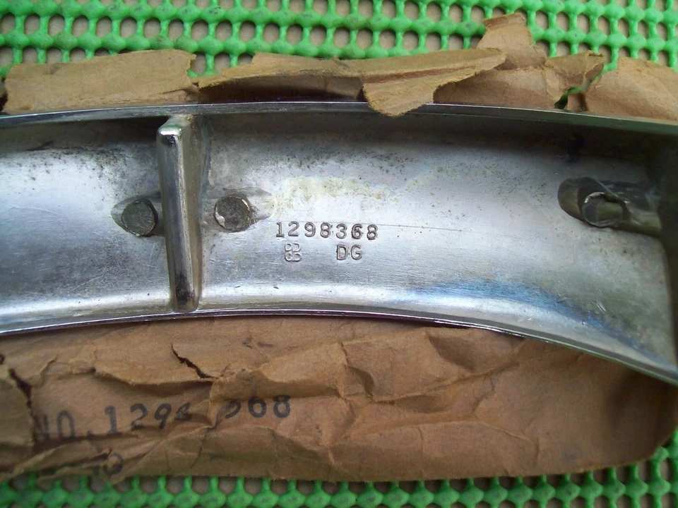 NOS Mopar 1949 49 Chrysler right center GRILLE EXTENSION MOULDING 1298368 - Image 3 of 3