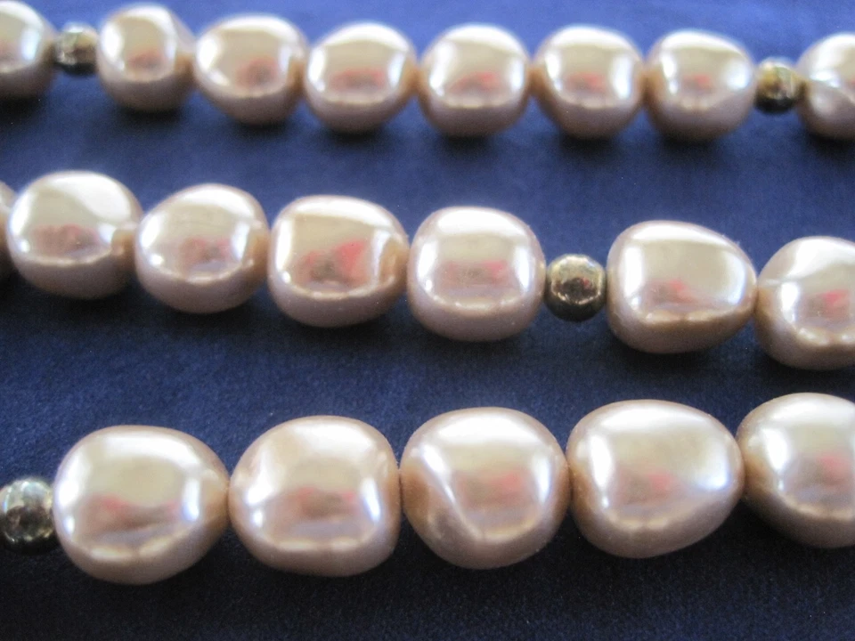 Joan Rivers? Collar largo de perlas sintéticas gruesas crema Foto 2 de 4