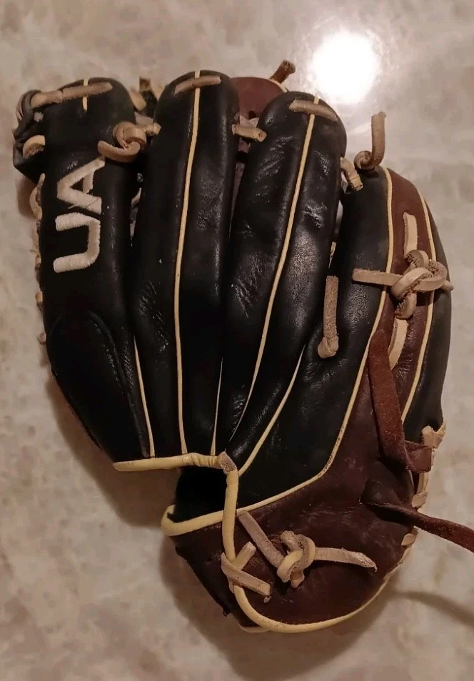 DOS GRANDES GUANTES DE BÉISBOL UNDER ARMOUR EASTON CATCHERS Foto 3 de 4