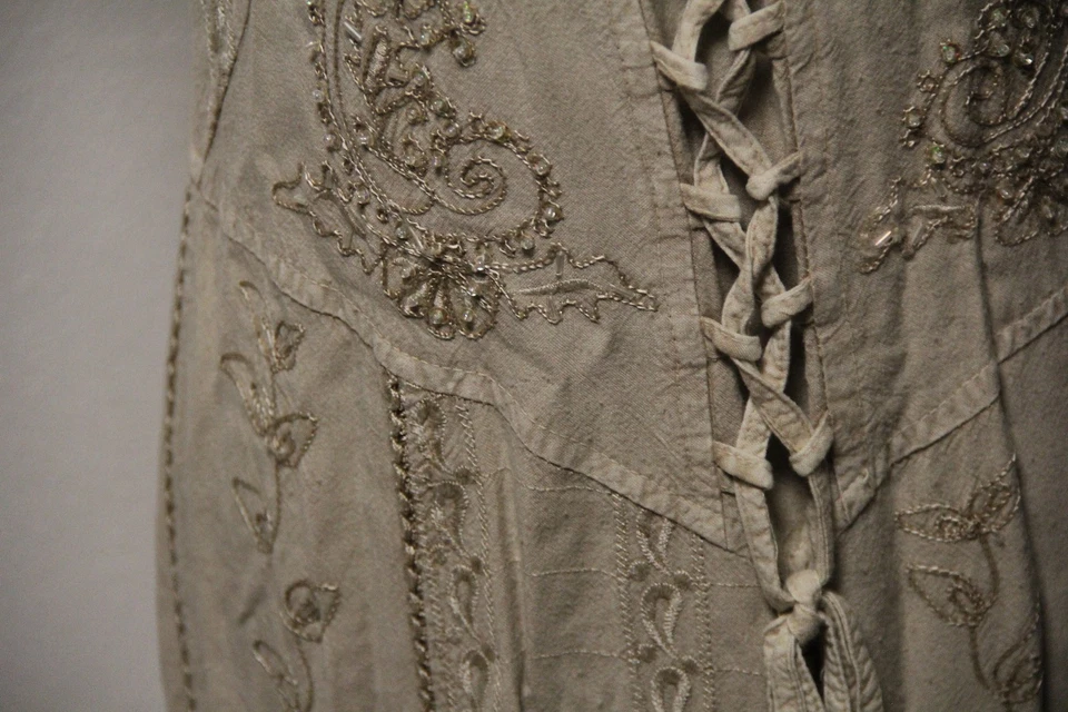 Coline Sommerkleid Trägerkleid Rüschen Stickerei Viskose knielang sand Gr. M - Bild 3 von 4