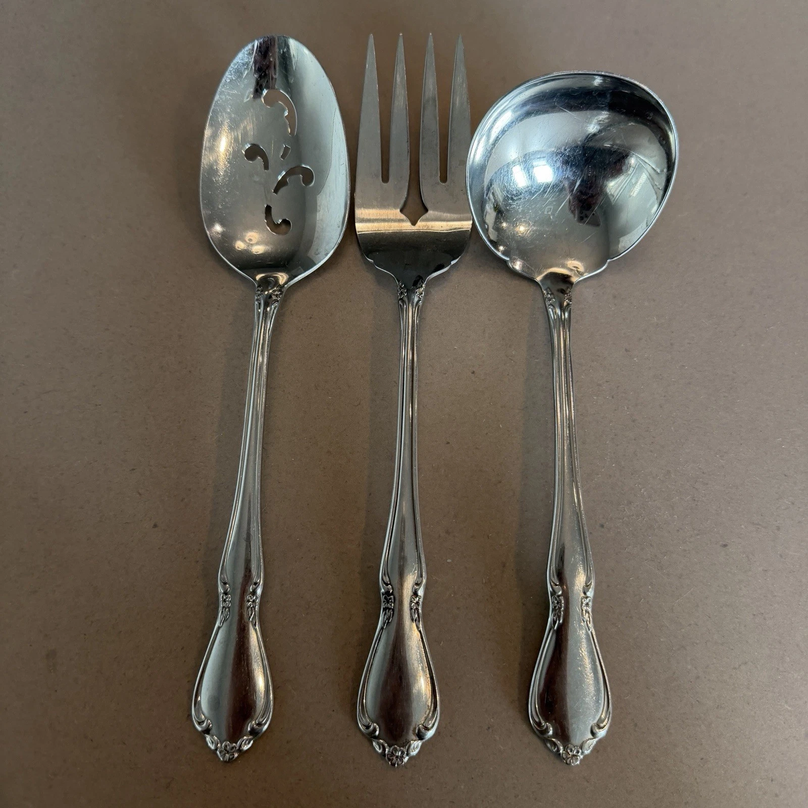 Oneida Craft Deluxe Chateau Hostess Set Meat Fork Pierced Spoon Gravy Ladle