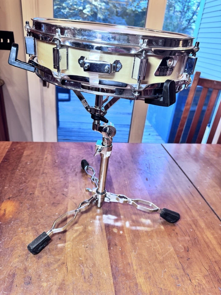 Ludwig Black / White Maple Piccolo Snare: 1980's NATURAL 3" x 13" & Drum Stand - Image 2 of 4