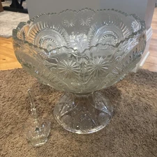 Vintage L E Smith Clear Crystal Pinwheel And Stars Bowl, Glass Ladle & Pedestal