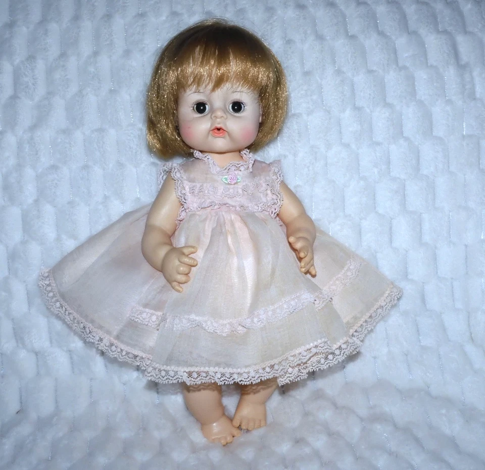 Muñeca vintage 1965 Madame Alexander Sweet Tears 12" Foto 2 de 4