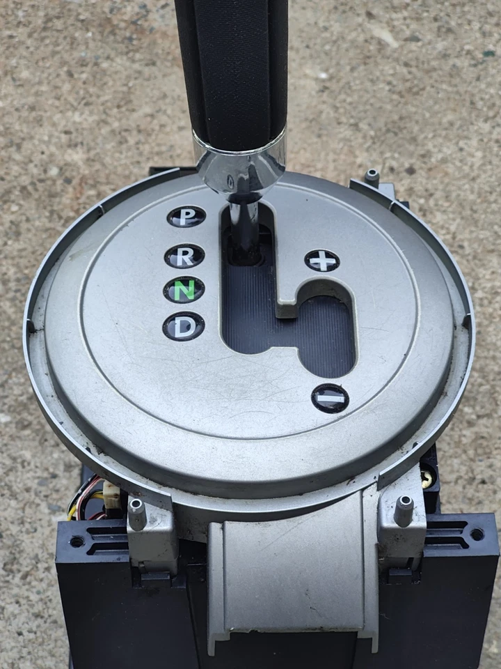 ✅ Selector de palanca de cambios de piso Mitsubishi Endeavor 2004-2011 OEM Foto 3 de 4