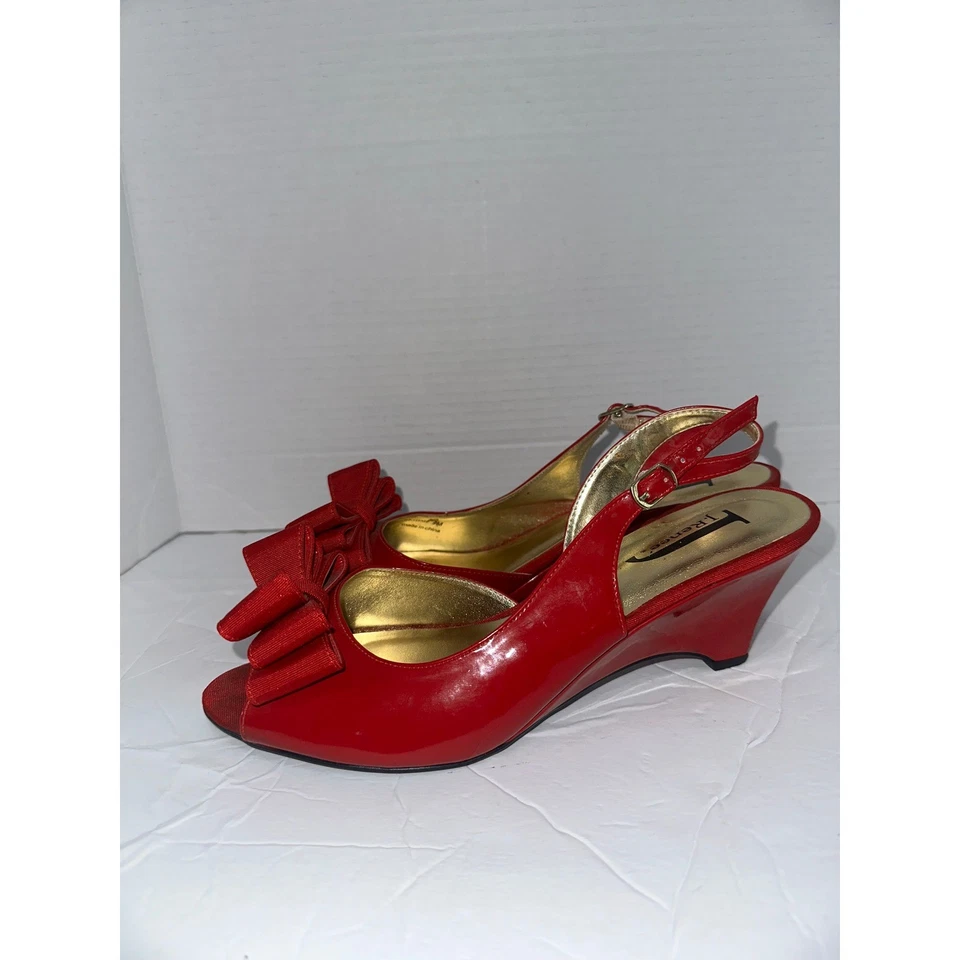 J. Renee Krissie 红色专利露背蝴蝶结露趾楔形鞋跟 9M 码 — 第 3/4 张图片
