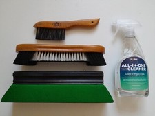 Pool and Snooker table cleaning kit Green napping block, brush and new spray set