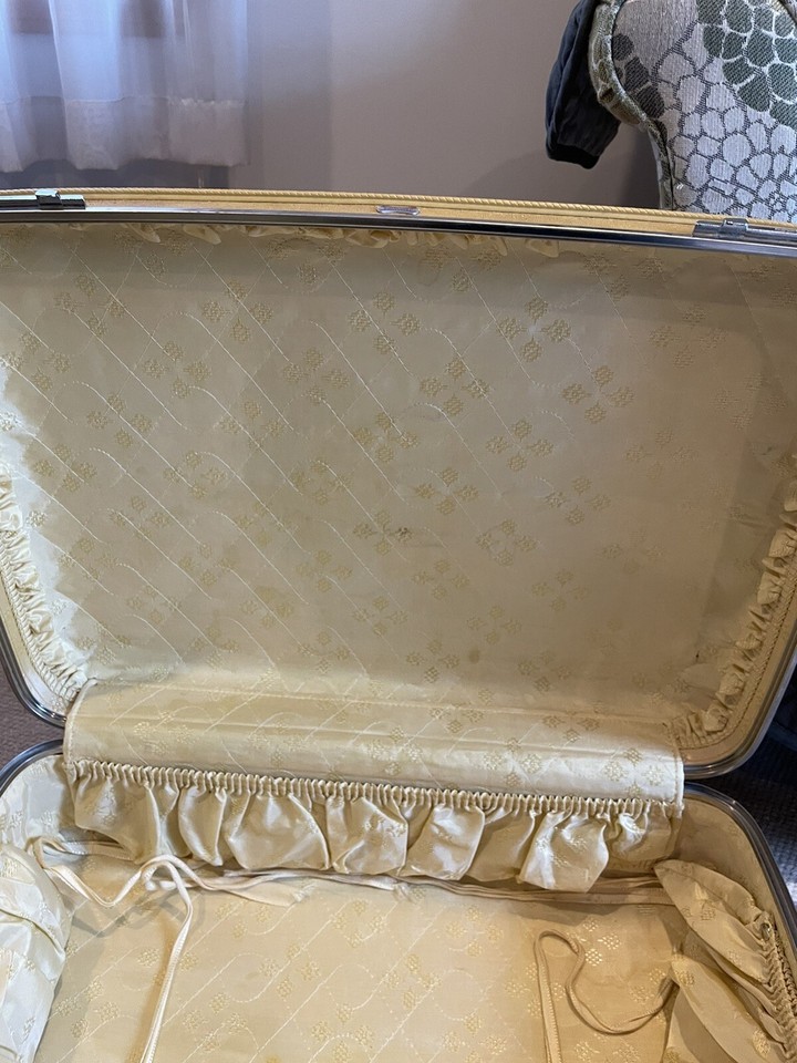 American Tourister Vtg Luggage 3 Piece Set Yellow With Keys 1970s eBay