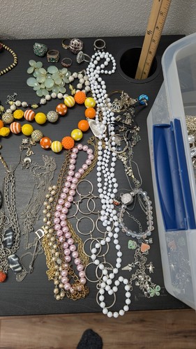 8+ Pound Lb Jewelry Lot Vintage Modern For Craft Searcher Some Wearable Resell - Picture 8 of 22