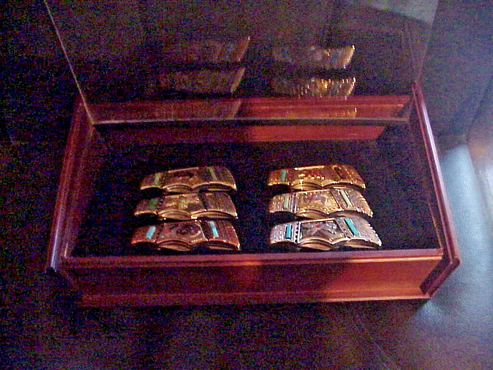 FRANKLIN MINT SOUTHWESTERN TURQUOISE AZTEC SET OF SIX WITH DISPLAY - Image 2 of 4