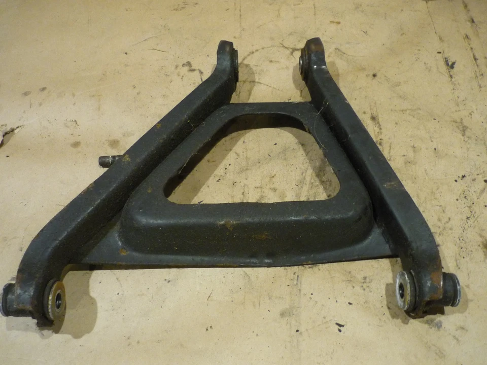 Ferrari 208.246.308 - Palanca/brazo de suspensión inferior trasera derecha - P/N 104428 Foto 4 de 4