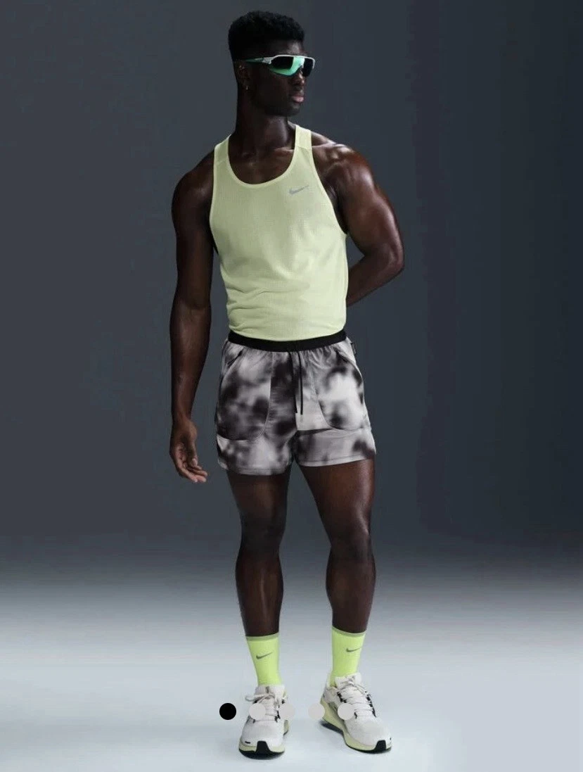 Nike Running Division Dri-FIT ADV 4" Shorts Mens Small HJ4150-010 Black New $100