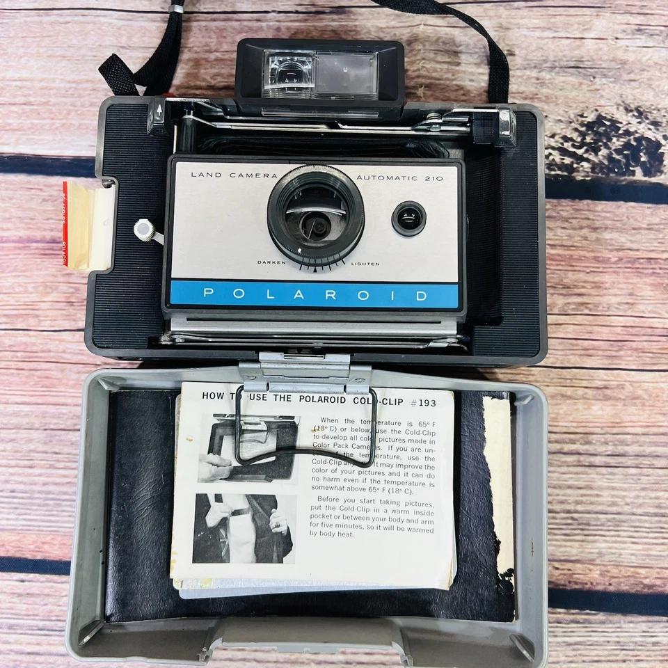 Vintage 1960s Polaroid Automatic 210 Land Camera ** NOT TESTED** - Image 4 of 4