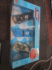 Richard Petty 1:43 1970 Plymouth Superbird 3 Car Collector Set