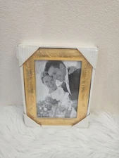 FETCO (new) 2007 HOME DECOR Gold Picture Frame Size 5 x 7
