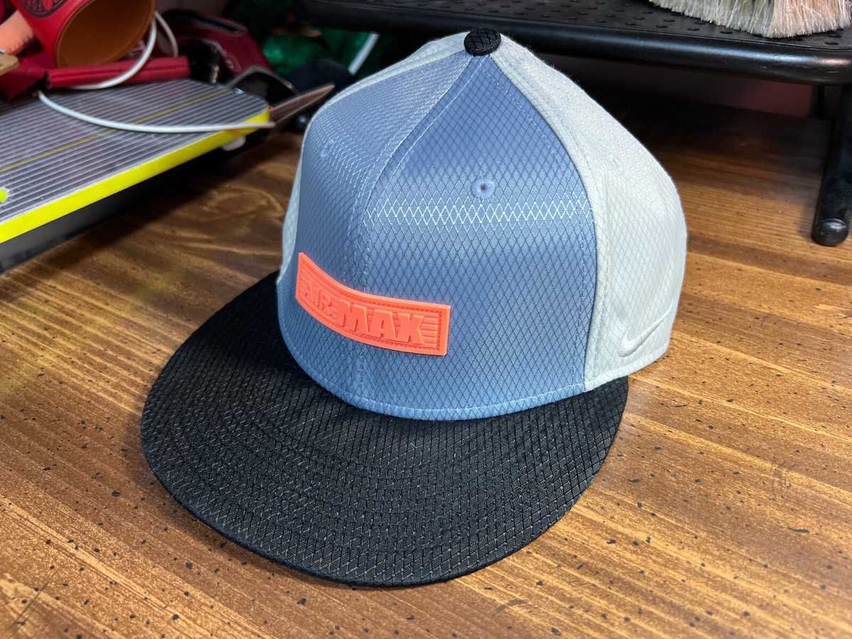 RARE Nike True AIR MAX Rubber Placcard Logo Hat Adjustable BOX