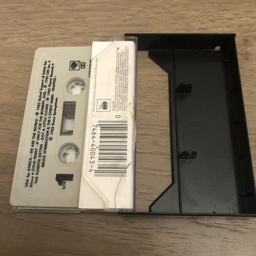 USA FOR AFRICA - WE ARE THE WORLD Vintage 1985 Cassette Tape Michael Jackson - Picture 4 of 5